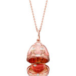 Wisiorek Heritage Pink Guilloché Enamel Heart Surprise Locket Egg 1151FP2131 162 01