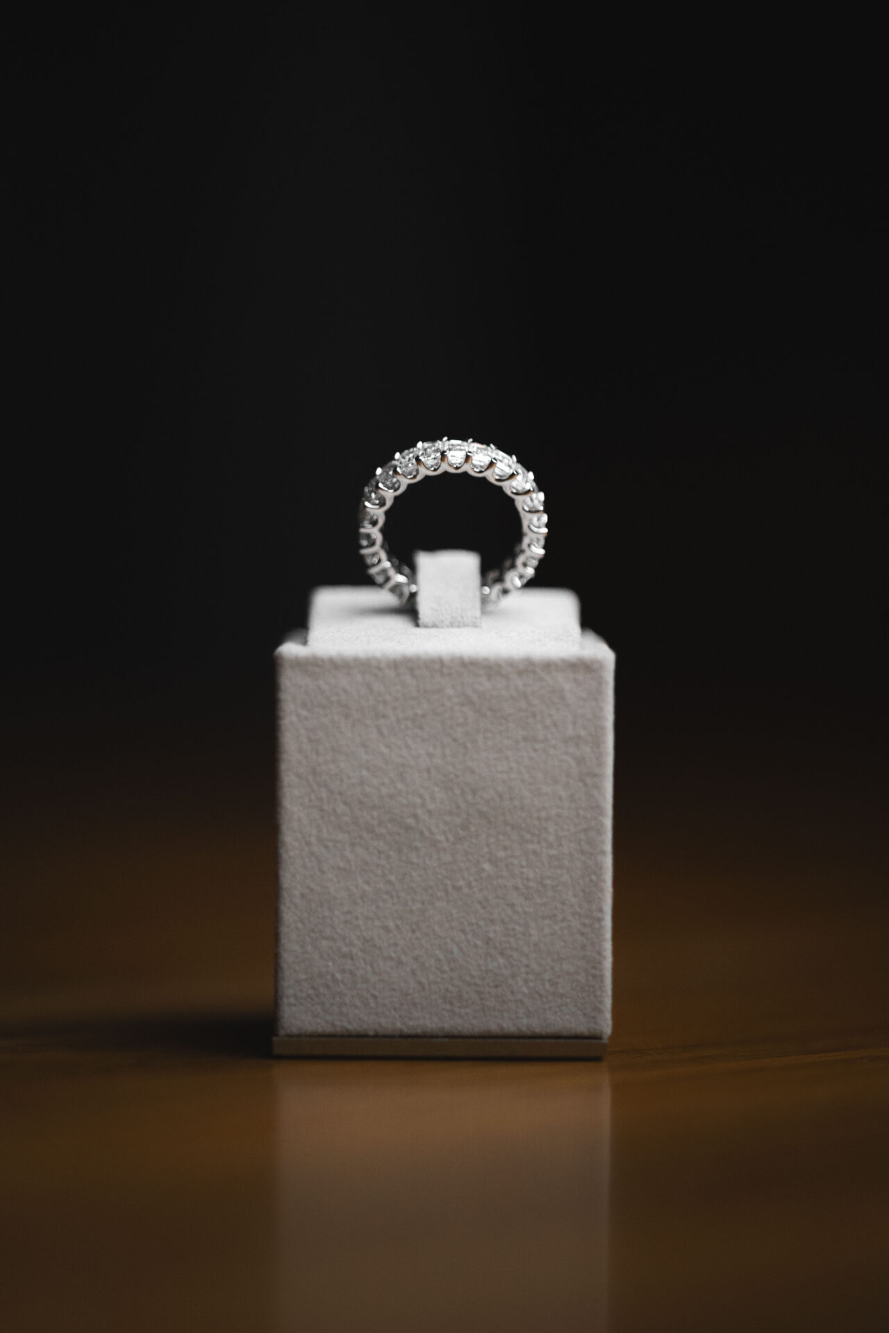 Pierścionek Atelier Pluciński z diamentami 4,49 ct – białe złoto - obrazek 2