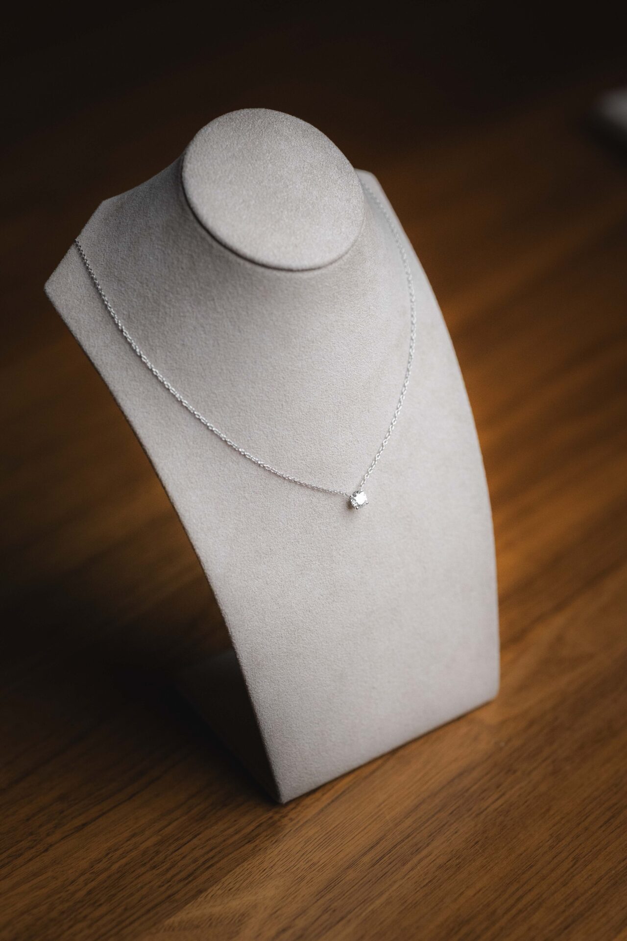Naszyjnik Atelier Pluciński z diamentem 0,70 ct GIA – białe złoto - obrazek 5