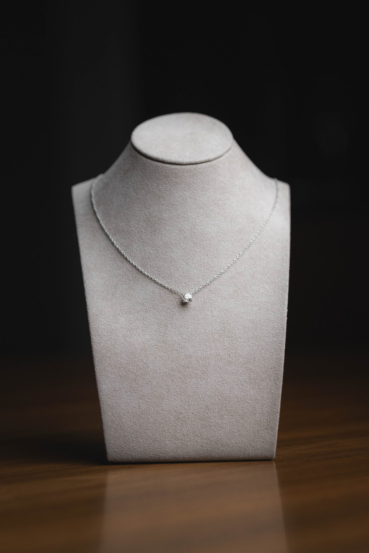 Naszyjnik Atelier Pluciński z diamentem 0,70 ct GIA – białe złoto - obrazek 4