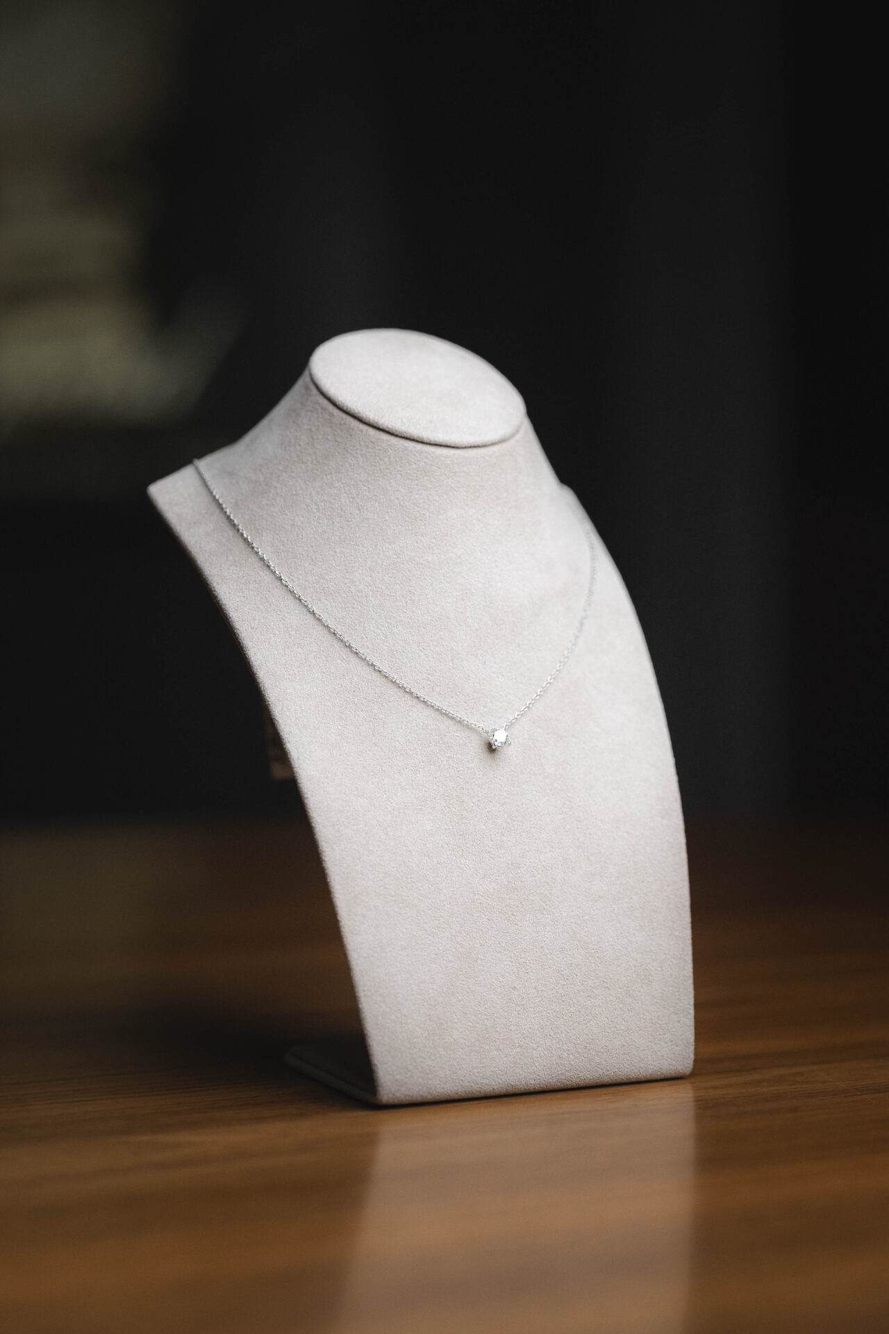 Naszyjnik Atelier Pluciński z diamentem 0,70 ct GIA – białe złoto - obrazek 3