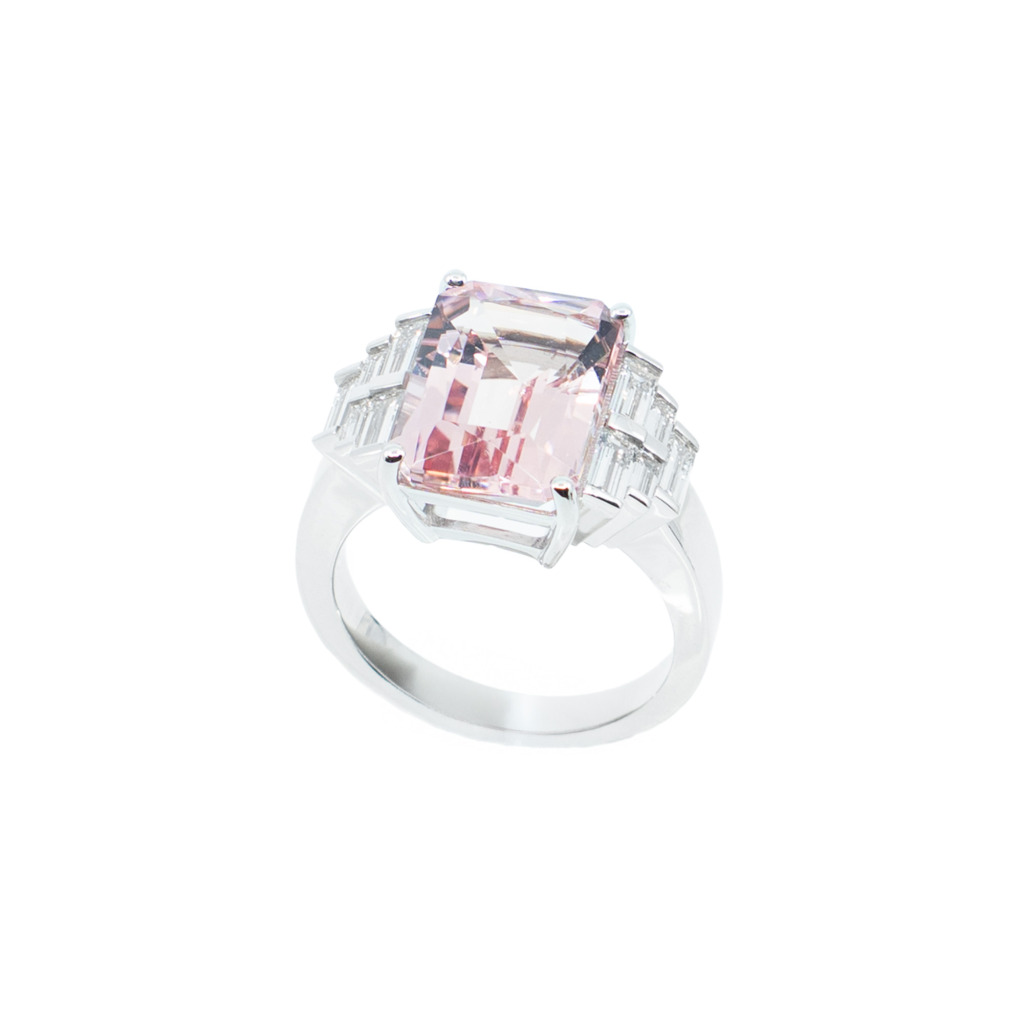 Pierścionek Atelier Pluciński z morganitem 6,14 ct - białe złoto